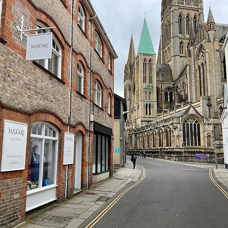 Private Double Room With Ensuite, No Breakfast, Truro City Centre Екстериор снимка